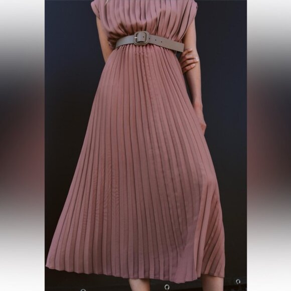 ZARA PLEATED DRESS WITH BELT - Picture 4 of 7